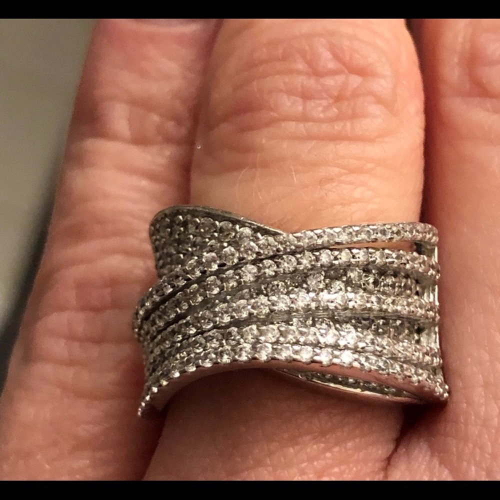 Beautiful sterling silver Lafonn ring
